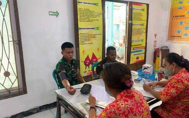 Sambut HUT ke-1, Prajurit Yonif TP 860/NSK Donor Darah di PMI Biak Numfor