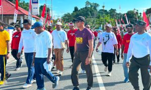 Kirab Merah Putih di Waropen, TNI-Polri dan Masyarakat Bersatu Semarakkan HUT RI ke-81
