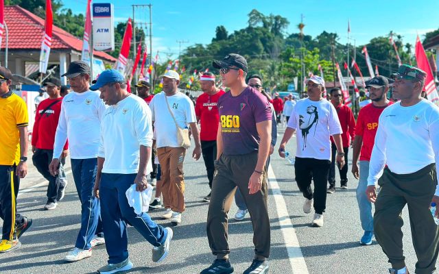 Kirab Merah Putih di Waropen, TNI-Polri dan Masyarakat Bersatu Semarakkan HUT RI ke-81