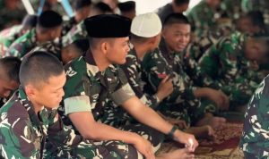 Sholat Jumat dan Syukuran HUT RI ke-81, Prajurit Yonif TP 860/NSK Perkuat Iman dan Nasionalisme
