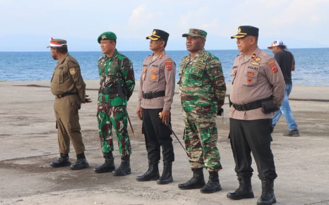 Jelang HUT RI ke-81, TNI-Polri Gelar Patroli Gabungan di Waropen, Pastikan Kamtibmas Tetap Kondusif