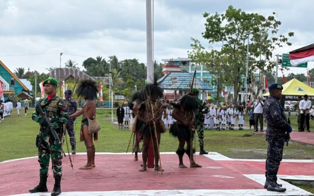 Upacara HUT ke-81 RI di Waropen Berlangsung Khidmat, Sinergi TNI-Polri dan Pemda Terjaga