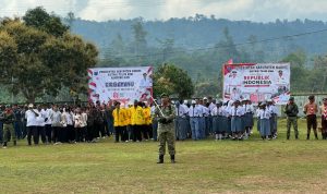 Semangat Kemerdekaan ke-81, Prajurit Yonif TP 804/DBAY dan Masyarakat Teluk Kimi Gelar Upacara Bersama