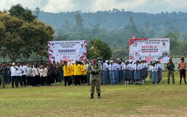 Semangat Kemerdekaan ke-81, Prajurit Yonif TP 804/DBAY dan Masyarakat Teluk Kimi Gelar Upacara Bersama