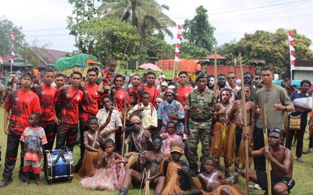 Karnaval Nusantara dan Profesi: Yonif 820/DAAI Hadir, Anak Labema Tunjukkan Semangat Persatuan
