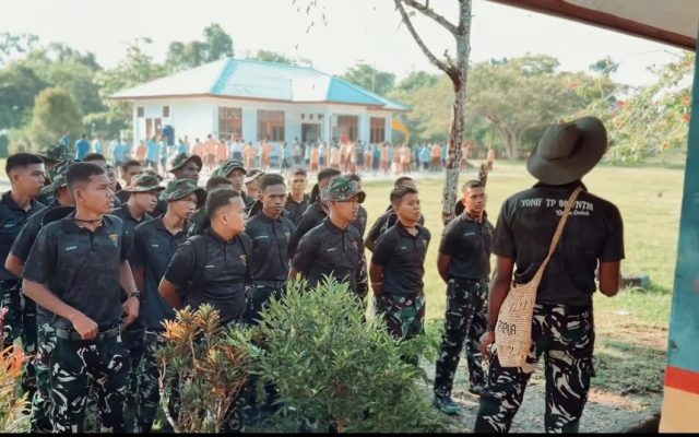 Sinergi TNI dan Pelajar: Personel Yonif TP 809/NTM Warnai Cerianya SMP Satu Atap Kasukwe