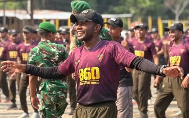Jaga Kebugaran dan Kekompakan, Prajurit serta Persit Yonif TP 860/NSK Gelar Zumba Bersama