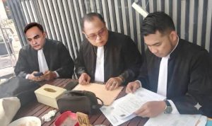 The Three Musketeers FERADI WPI Hadir di PN Cikarang, Revan, Erwin dan Ganda Jalani Aktivitas Persidangan