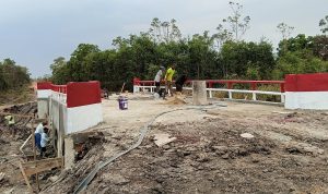 Peran TNI AD Hadirkan Harapan Baru, Jembatan Aramco di Kampung Harapan Makmur Kurik Hampir Rampung