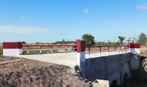 TNI AD Bersama Masyarakat, Rampungkan Dua Jembatan Aramco di Kampung Win Jaya Kurik Merauke