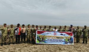 Danyonif TP 804 bersama Prajuritnya Mengikuti kegiatan Penanaman Mangrove Dipantai Korowa Nabire dalam rangka HUT ke-81 TNI