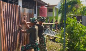 Peduli Pendidikan, Yonif TP 860/NSK Bersama Warga Benahi Fasilitas SMP Islam At Taqwa Urei Faisei