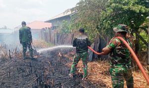 Padamkan Kebakaran, Kodim 1707/Merauke Cegah Api Merambat ke Permukiman Warga di Ternate