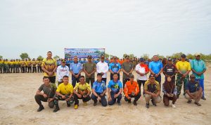 Tanam 1.000 Mangrove di Pantai Payum, Pangdam XXIV/MT: Rawat Alam, Jaga Masa Depan Papua Selatan