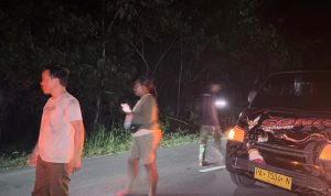 Gerak Cepat di Tengah Malam, Prajurit Yonif TP 860/NSK Bantu Warga Usaiwa Atasi Kendaraan Bermasalah