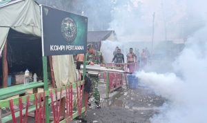 Cegah Malaria dan DBD, Yonif TP 860/NSK Lakukan Fogging di Markas Satuan
