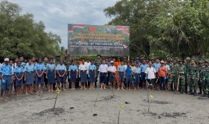 Yonif TP 809/NTM Bersama Masyarakat dan Pelajar Tanam Mangrove di Pantai Kodok Sarmi