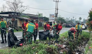 Prajurit Yonif TP 820/DAAI Turun ke Pasar Sentral Mimika, Ini yang Mereka Lakukan