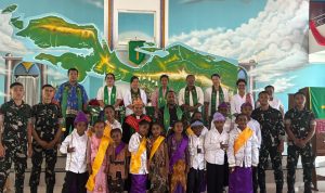 Prajurit Yonif TP 860/NSK Ikuti Ibadah Minggu Bersama Jemaat GKI Bethania Waren