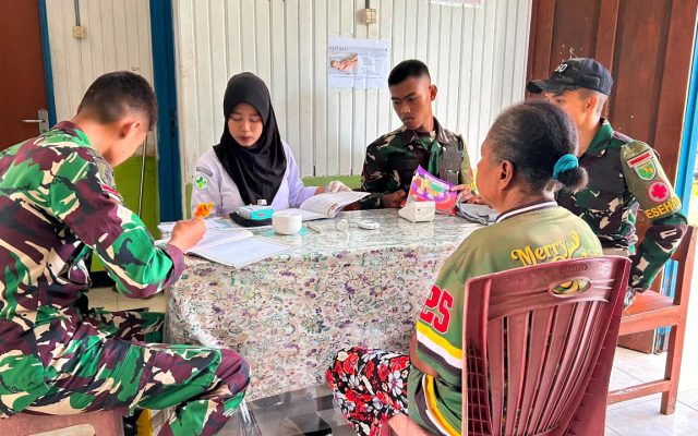 Prajurit Yonif TP 860/NSK Gelar SICEPAT, Warga SP 7 Dapat Layanan Kesehatan Gratis
