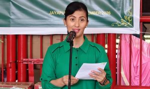 Ketua Persit KCK PD XVII/Cenderawasih Salurkan Bantuan Sembako