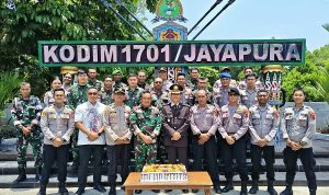 Soliditas TNI-Polri Makin Erat, Polresta Jayapura Kota Serbu Makodim Jayapura Rayakan HUT ke-81 TNI