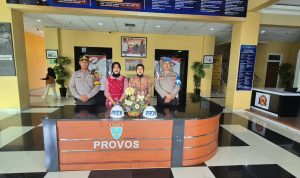 Pastikan Tetap Siaga, Provos dan Pamapta Kontrol Piket Lobby Polwan Polresta Tangerang