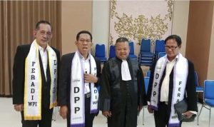 Dwi Siswanto, Yulianto Kiswocahyono dan Arifin Dampingi Eko Ponco Sumpah Advokat di Pengadilan Tinggi Surabaya melalui FERADI WPI
