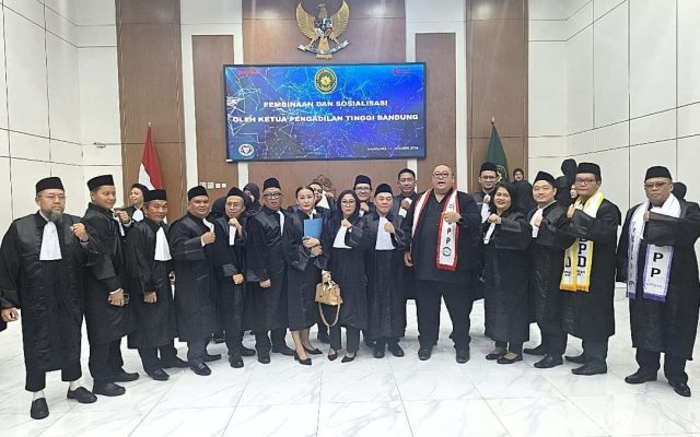 18 Advokat FERADI WPI Resmi Disumpah di Pengadilan Tinggi Bandung, Ketum Donny Andretti Tegaskan Komitmen Pembinaan
