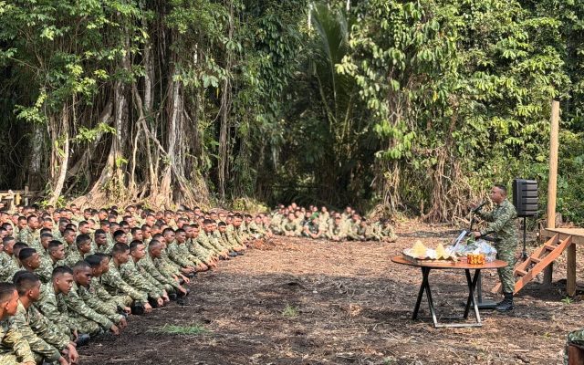 Pererat Kebersamaan, Yonif TP 860/NSK Gelar Syukuran HUT Personel dan Jam Komandan