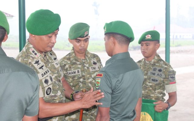 Upacara Kenaikan Pangkat Prajurit Yonif TP 820/DAAI