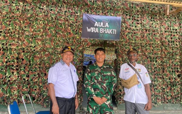 Yonif TP 860/NSK Gandeng Dukcapil Waropen, Prajurit Aktivasi IKD