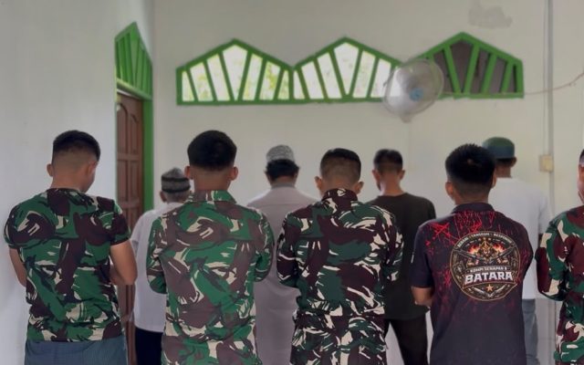 Perkuat Kedekatan dengan Warga, Yonif TP 860/NSK Gelar SAJADAH di Waropen