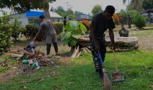 Dari Prajurit hingga Anak Jemaat, Gotong Royong Bersihkan Gereja di Waropen